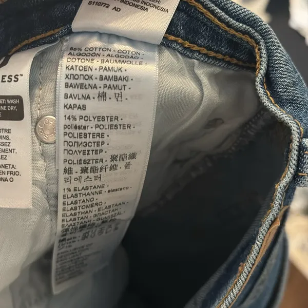Levi’s RibcageStraight Ankle‎ Jeans - Image 6