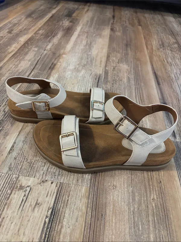Eurosoft Gilana Cream Colored Sandals - Size 9M - Image 2