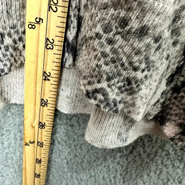 Vici‎ Top Womens Small Gray Snakeskin Animal Print Long Sleeve Lightweight Boho - Image 3