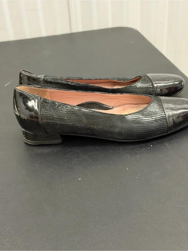 BeautiFeel Black Cap-Toe Textured Ballet Flats - Image 7