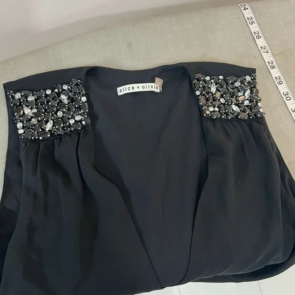 Alice & Olivia black embellished shoulder sleeveless blouse size XS - Image 9