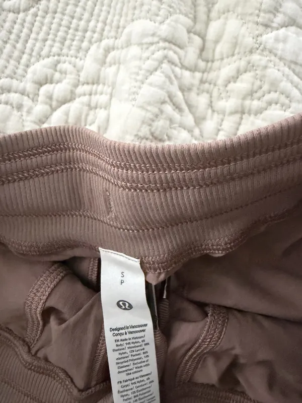 Lululemon tan dance studio cargo pants size small - Image 4