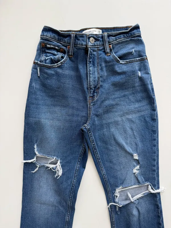 Abercrombie & Fitch Distressed Jeans - The Ankle Straight Ultra High Rise - Sz 0 - Image 2