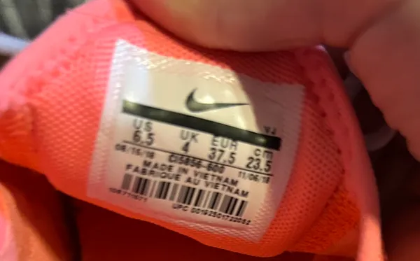 Nike Air Max 270 Shoes - Image 3