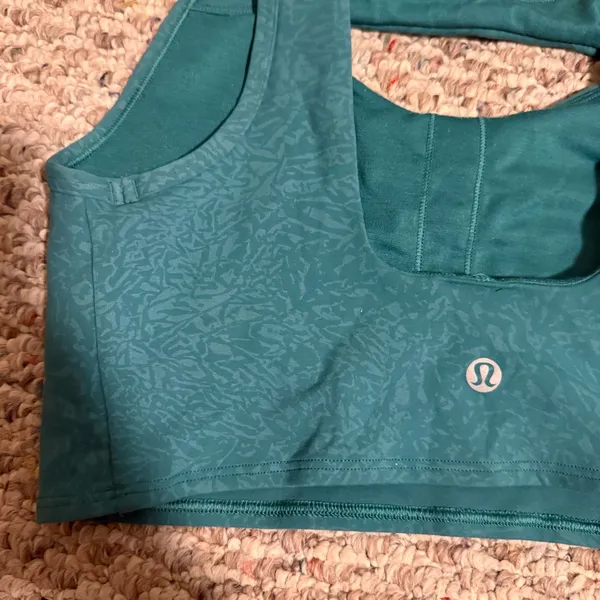 Lululemon Everlux Cut-Out Train Bra *Medium Support, Crunch Teal Lagoon- Size 6 - Image 4