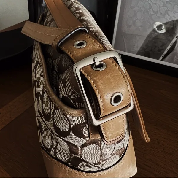 Y2k Restored Coach Hampton Signiature Tan Shoulder Bag - Image 8