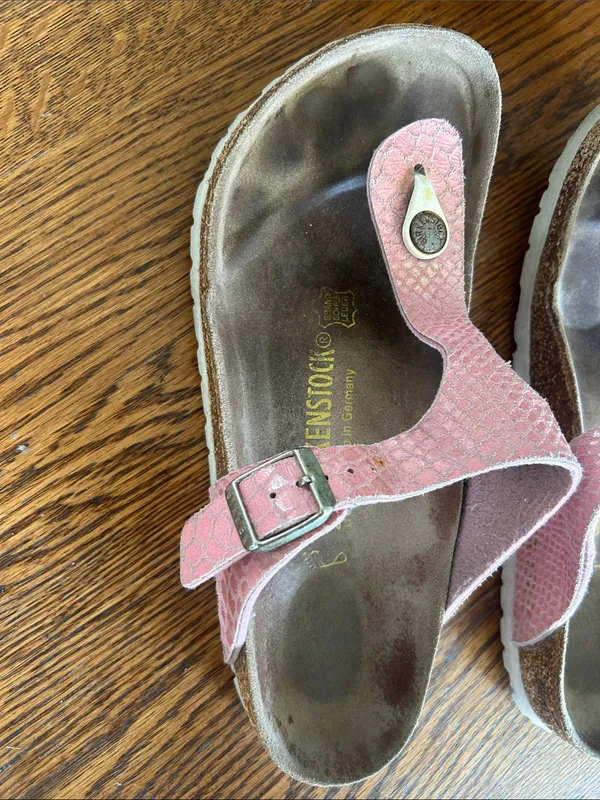 Birkenstock Pink Textured Gizeh Thong Sandals - Image 4