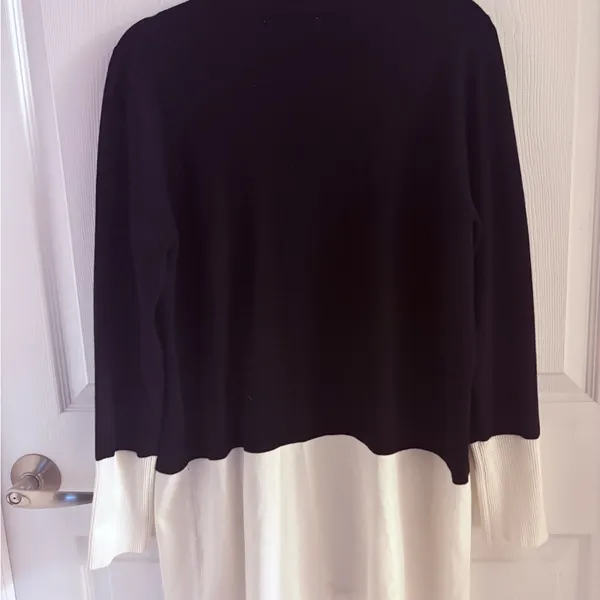 Cyrus Black and White Women's Cardigan. L - Image 3