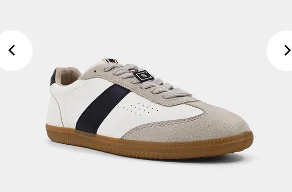 Sneakers Size 8.5 - Image 2