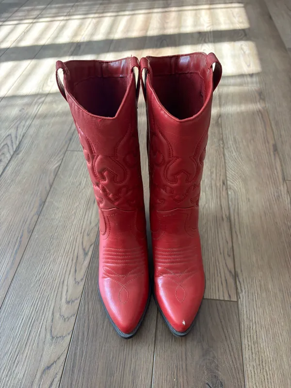 Red cowboy boots Size 7 - Image 4