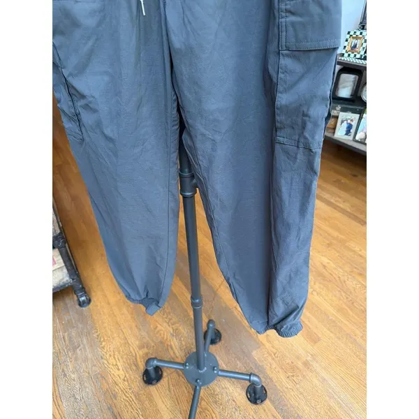 Vuori Women's Birch Jogger, a lightweight cargo large - Image 4