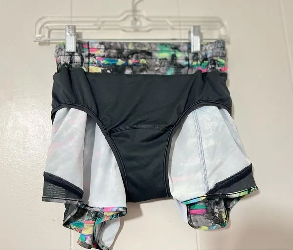 Lululemon Hotty Hot Short 4” Paint Drift Multi Color Size 4 - Image 7