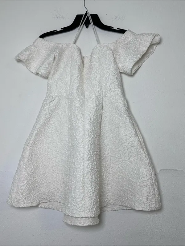 Luxxel White Off-Shoulder Textured Floral Scarlet Jacauard Dress With Pockets M - Image 3