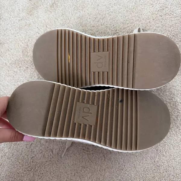 DV by Dolce Vita Sneakers - Image 4