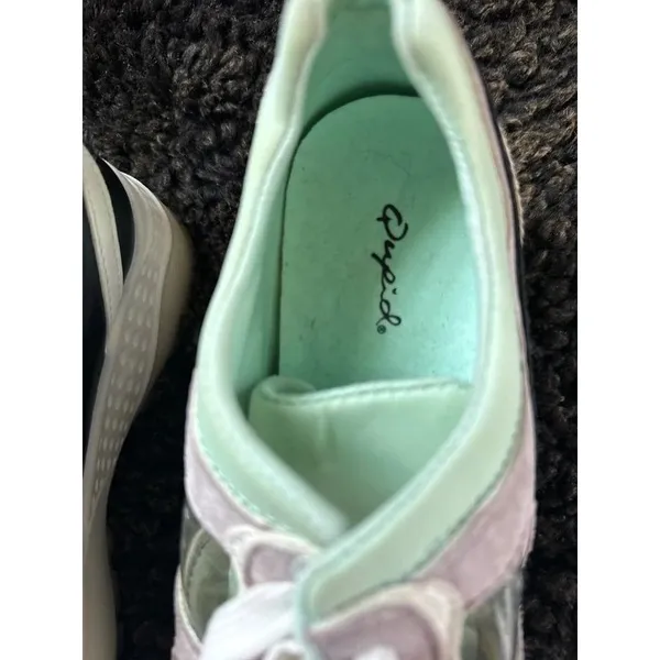 Qupid sneakers size 8 - Image 4