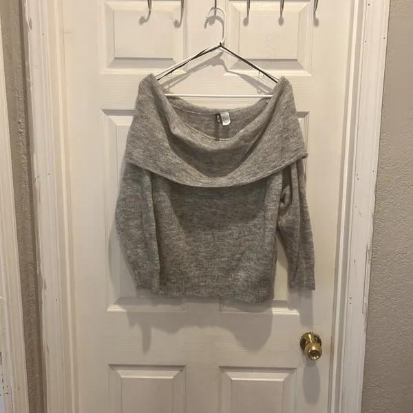 H&M Divided Womens Gray‎ Off the Shoulder Wool Alpaca Blend Knit Sweater Medium - Image 2
