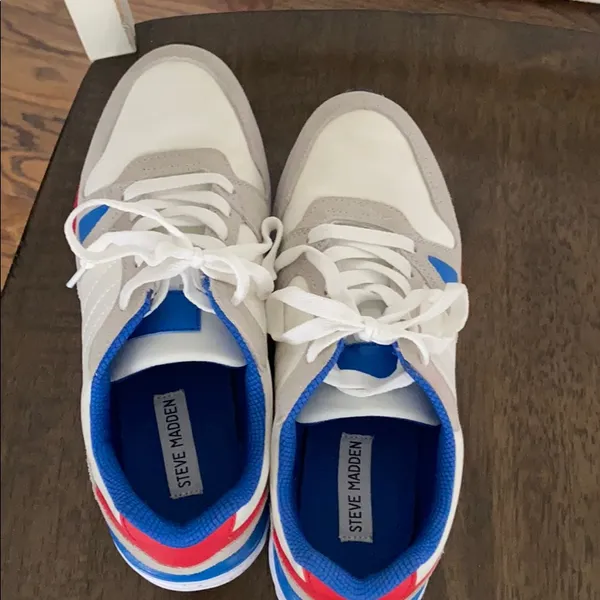 - Steve Madden sneakers - Image 4