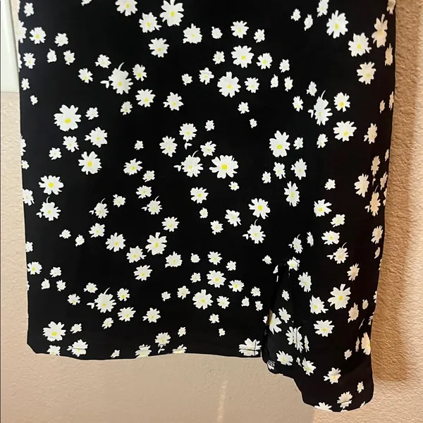 Princess Polly Adriana Mini Dress Smocked Back Daisies Floral Size 2 - Image 5
