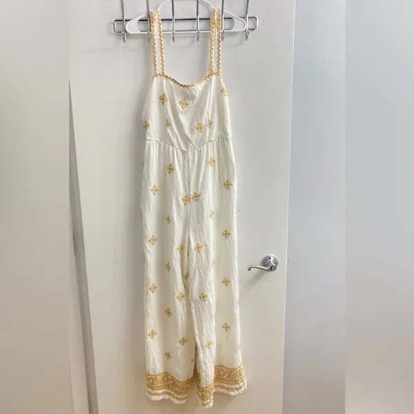Lulu's Wide Leg Jumpsuit Size M - Image 3
