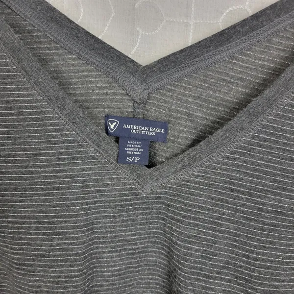 American Eagle Womens Top Size S Gray V Neck Striped Long Sleeve Crop Pullover - Image 3