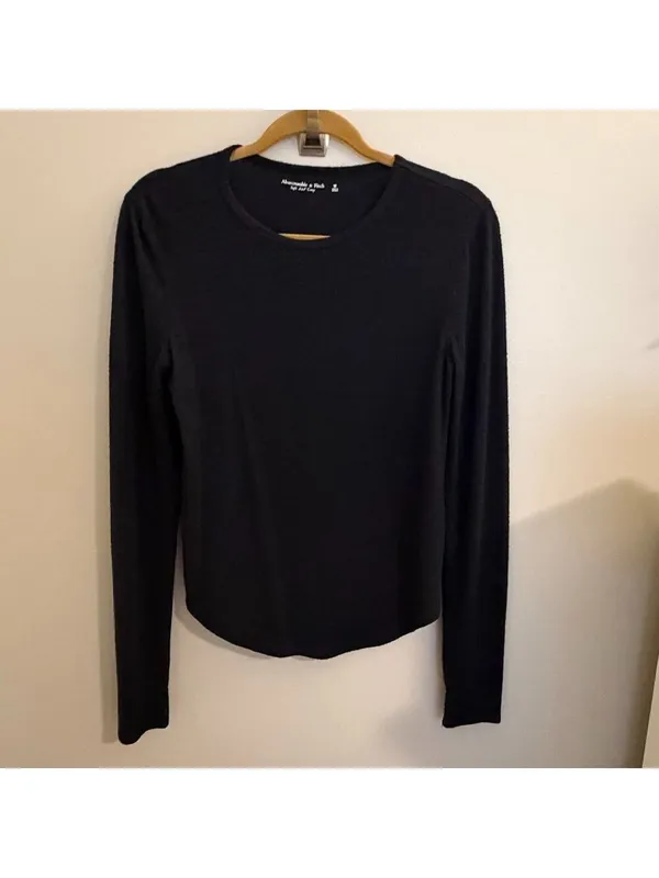 Abercrombie & Fitch Soft A&F Cozy Long Sleeve - Image 3