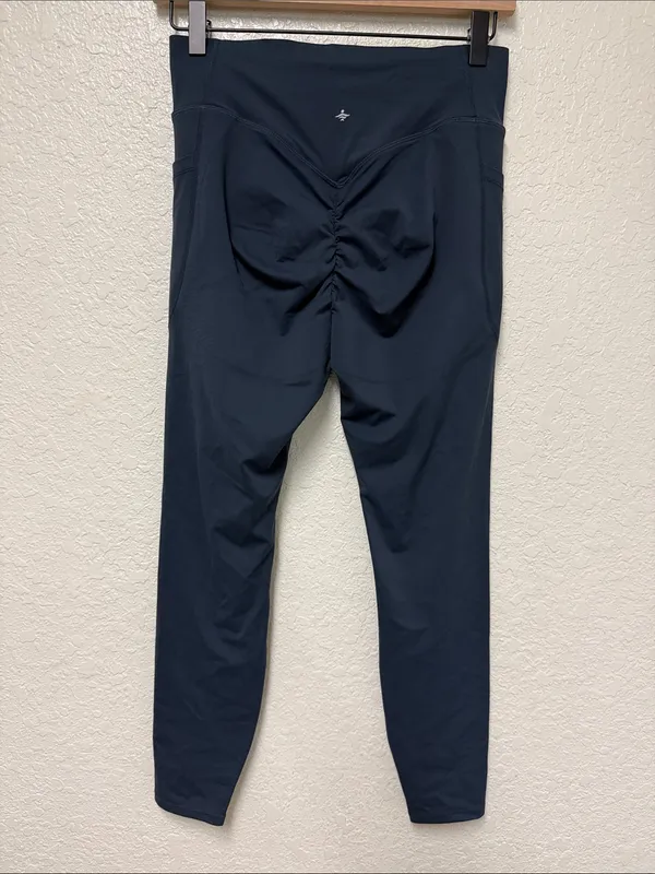 NWT HALARA UltraSculpt Leggings Size Medium - Image 4