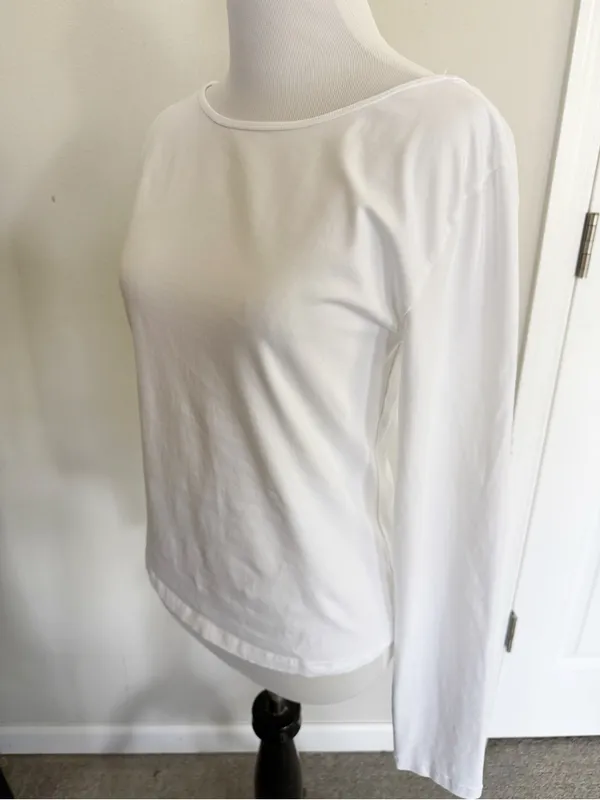 Aritzia TNA Chill Times Longsleeve Top size Large - White - Image 6