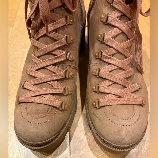 SCHUTZ leather combat lug sole boots light tan brown sz 8.5 booties - Image 4