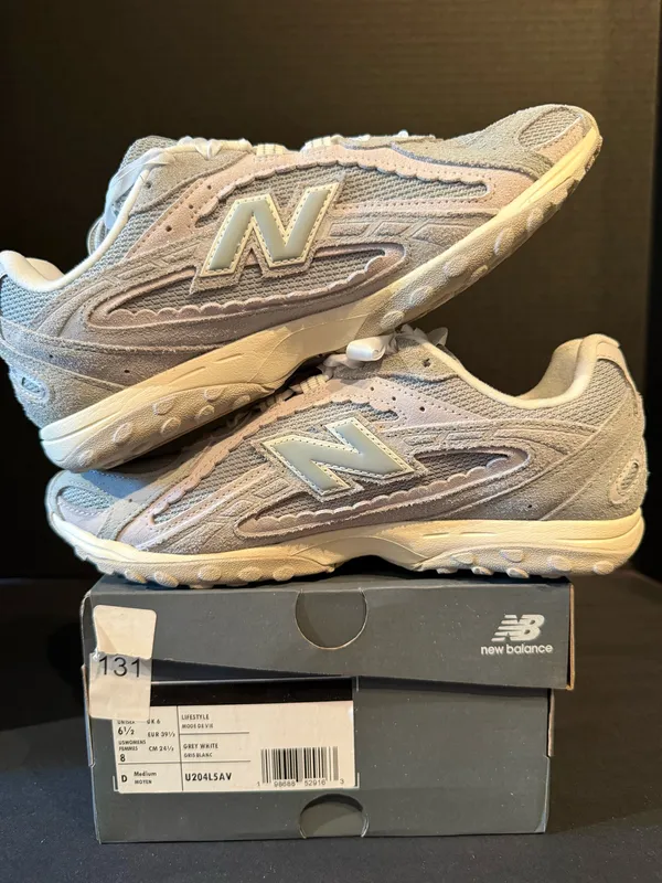 New Balance Adidas Lifestyle 204 size 8W - Image 2