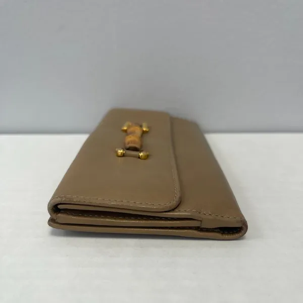 Gucci Bamboo Bi-Fold Leather Wallet in Tan - Preowned - Image 6