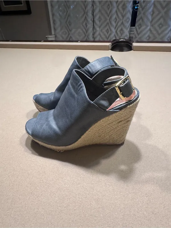 Steve Madden "Nonstop" blue peep-toe slingback wedges - Image 6