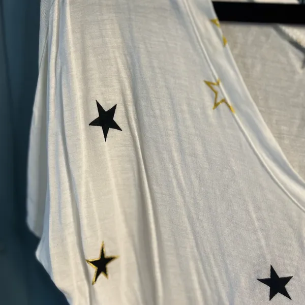 GAP White Star Pattern Short Sleeve Tee | Size Small - Image 2