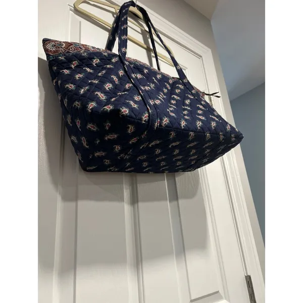 Vera Bradley Miller bag in Retired Navy pattern excellent condition - Image 2