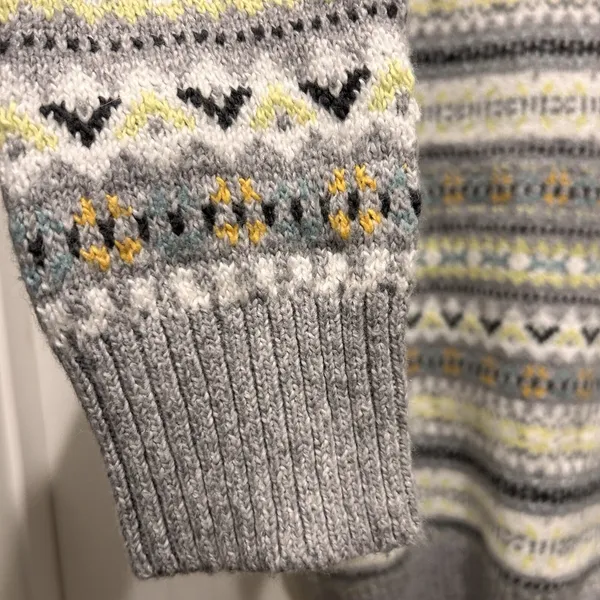 American Eagle Womens Fair Isle Knit Sweater Gray Yellow‎ Geometric Size M NEW - Image 4