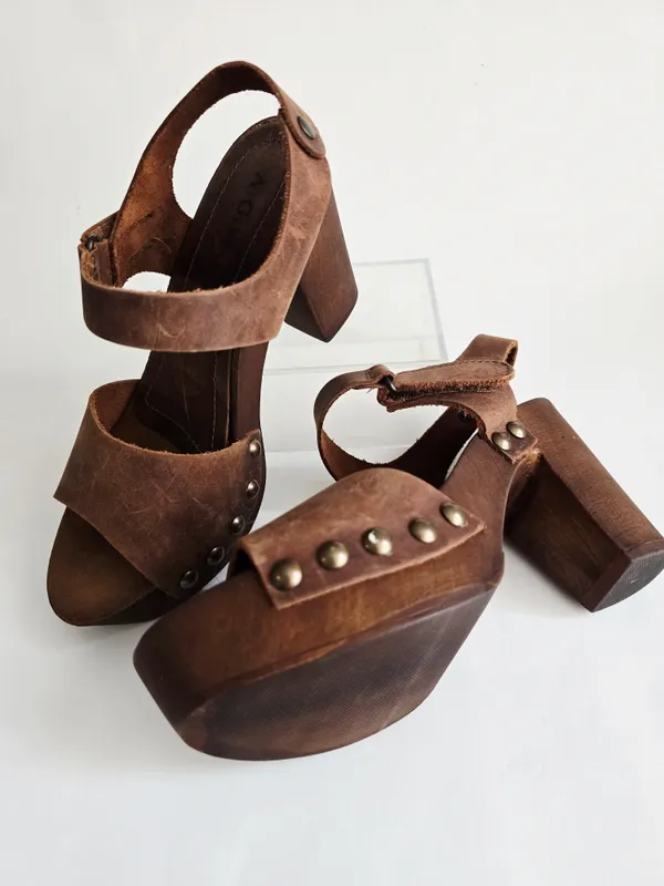 Giannetti Italian Leather Clog Size 8 - Image 2