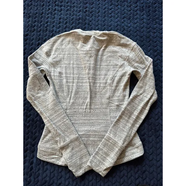 Lululemon Define Pullover Long Sleeve Athletic Top Thumbholes Gray Size‎ 4 - Image 5
