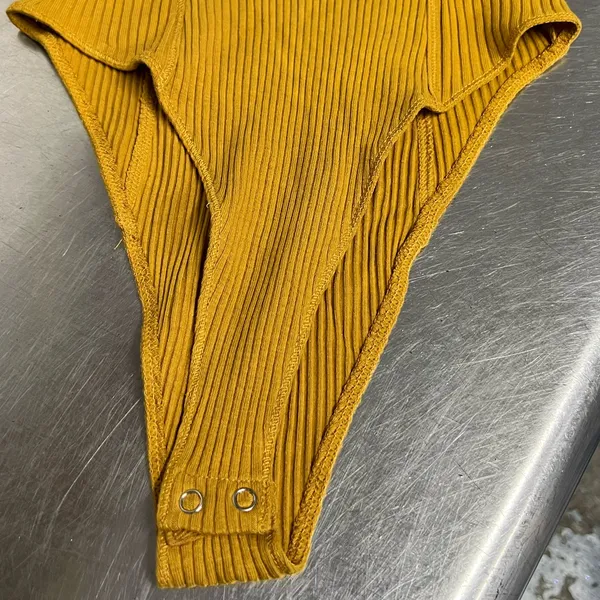 Forever 21 Yellow Ribbed Bodysuit - Size Medium - VGUC - Image 3
