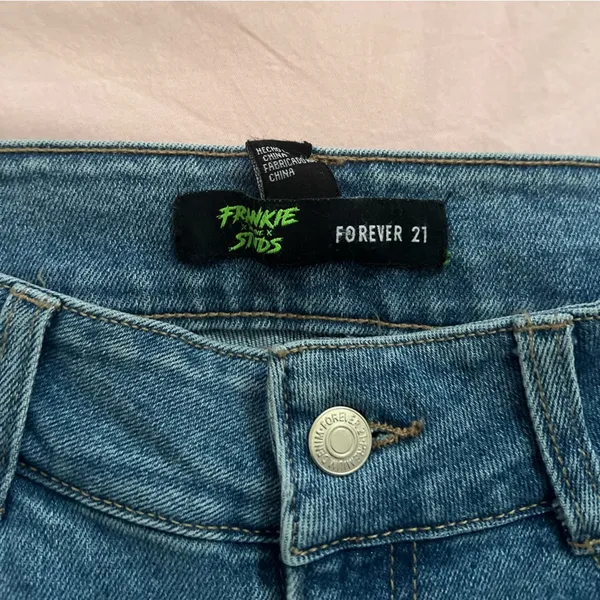 COPY - Forever 21 star flared jeans - Image 2