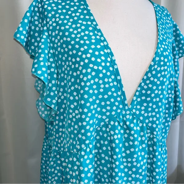 SHEIN Curvy Green Floral Flutter Sleeve Dress - Image 2