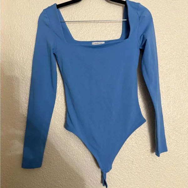 Aritzia Babaton Azure Long Sleeve Original Contour Squareneck Bodysuit small - Image 3
