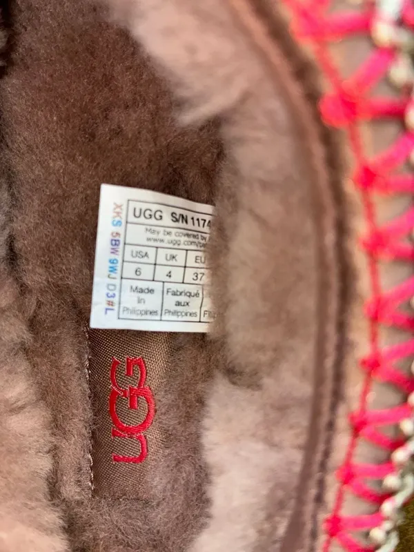 UGG Tasman II Slippers in Sand/Dark Cherry - Image 5