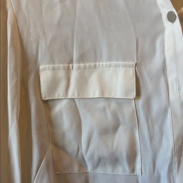 Anne Klein ladies Cream Button Down blouse 12 - Image 4