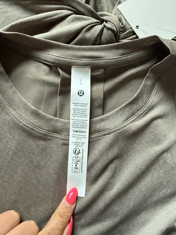 Lululemon Lightweight Split Back Training Top - Image 4