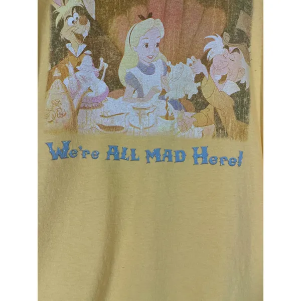 VTG Disney Alice in Wonderland Mad Hatter Tea Party Graphic Tee Uni XL Yellow - Image 3