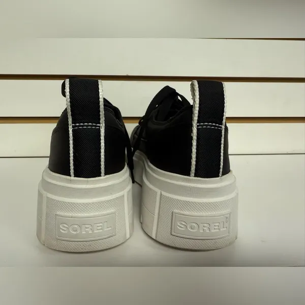 Sorel Caribou X Waterproof Chunky Platform Sneaker Size 9 Black & White Leather - Image 4