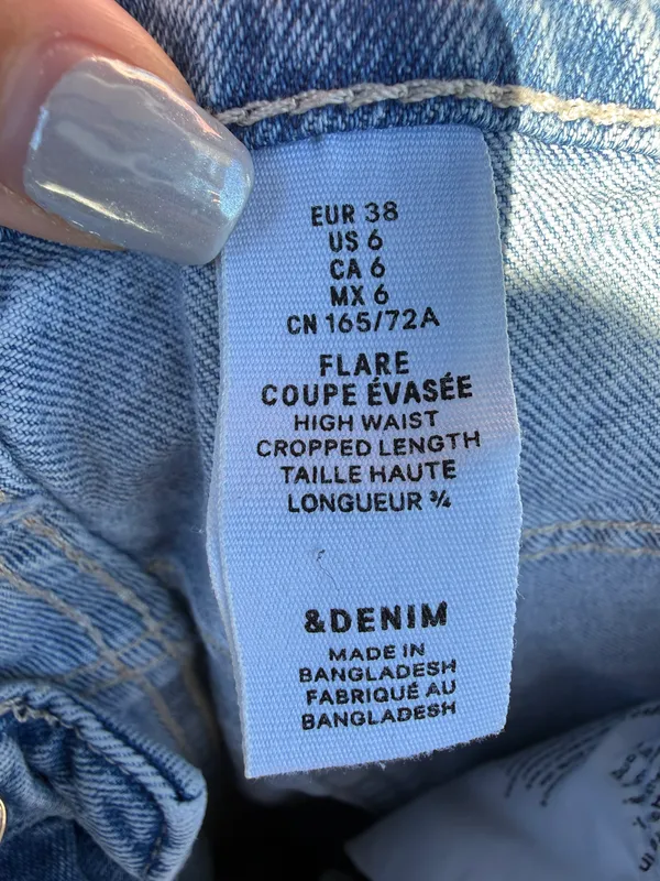 Light wash Jeans. Ankle Length - Image 2