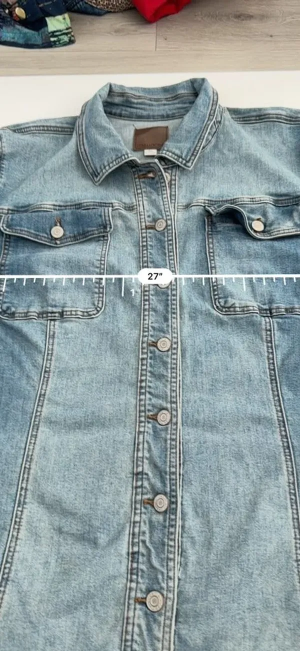 Women’s Denim Jacket Shacket Size 3X Light Wash Button Down Jacket - Image 8