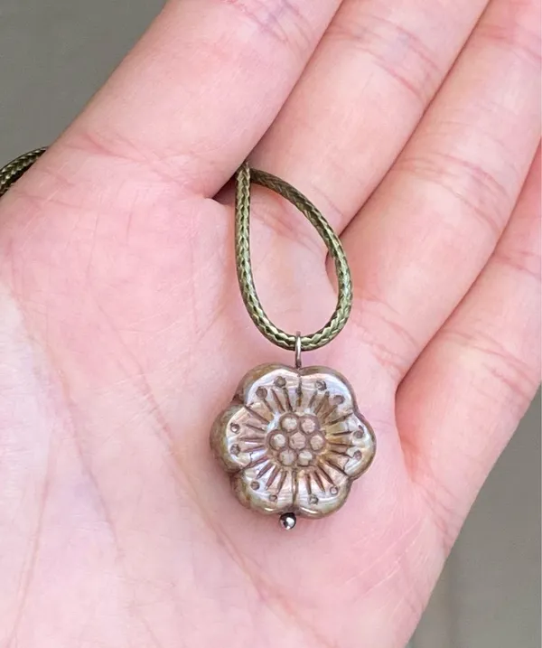 Handmade quality Czech glass flower bead fairy boho vintage retro style necklace🤎🌿 - Image 3