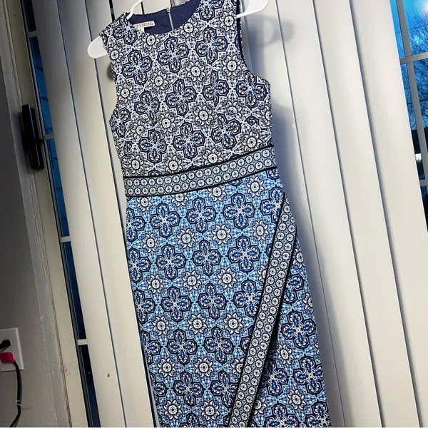 MAGGY LONDON sleeveless‎ dress blue and white back zipper size 4 cocktail party - Image 4