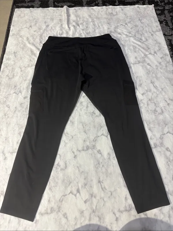 Athleta Highlands Hybrid Cargo - Size 16 - Image 6